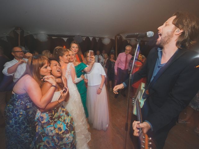 Le mariage de John et Becca à Saint-Quentin-la-Tour, Ariège 23