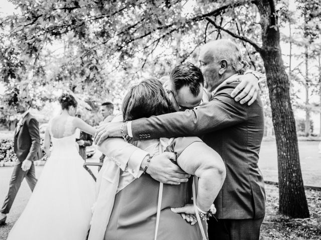 Le mariage de Yoann et Catherine à Chambles, Loire 39