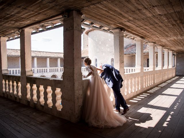 Le mariage de Nicolas et Elodie à Chalais, Charente 41