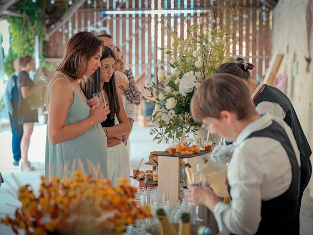 Le mariage de  Laurent et Celine à Festigny, Yonne 34