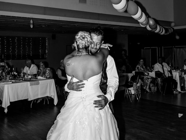 Le mariage de Xavier et Emilie à Bourcefranc-le-Chapus, Charente Maritime 3