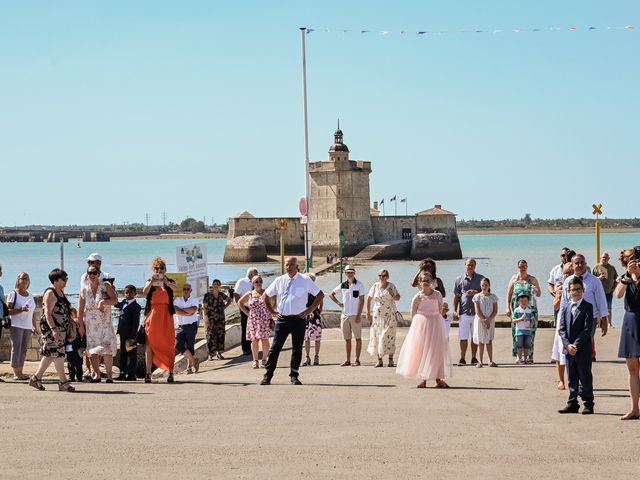 Le mariage de Xavier et Emilie à Bourcefranc-le-Chapus, Charente Maritime 22