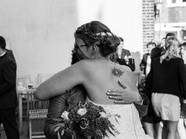 Le mariage de Romain  et Bérénice  à Roncq, Nord 11