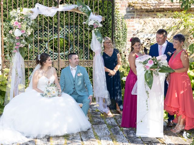 Le mariage de Fabien et Flora à Saint Léger en Bray, Oise 24