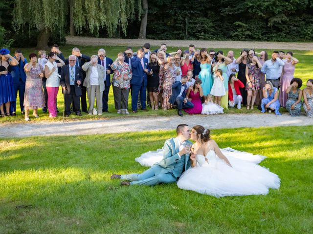 Le mariage de Fabien et Flora à Saint Léger en Bray, Oise 32