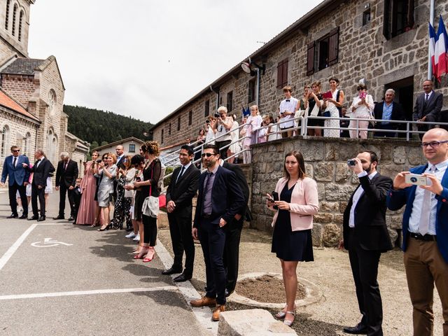 Le mariage de Romain et Justine à Saint-Genest-Malifaux, Loire 3