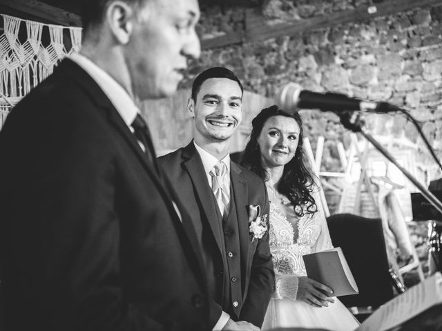 Le mariage de Mathieu et Amélie à Riotord, Haute-Loire 9