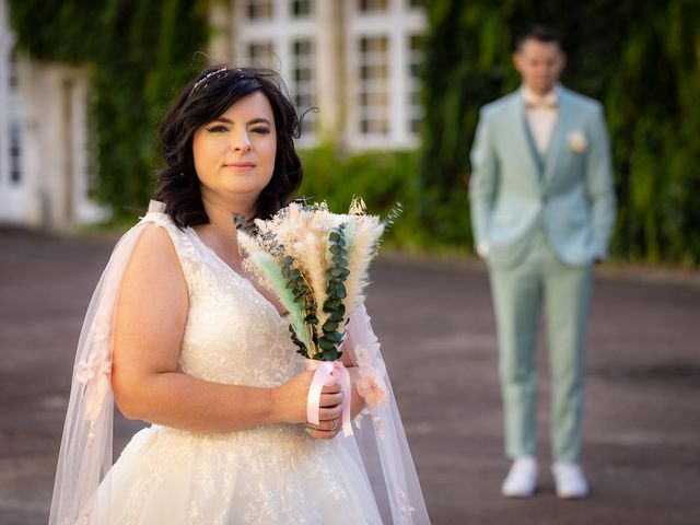 Le mariage de Julien et Sandra à Aubigny-sur-Nère, Cher 14