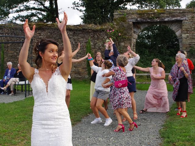 Le mariage de Simon et Floriane à Carhaix-Plouguer, Finistère 35