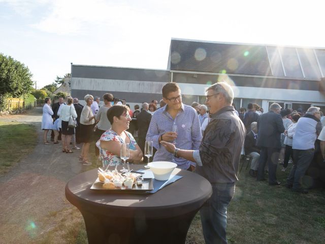 Le mariage de Julien et Amélie à Lanrodec, Côtes d&apos;Armor 14