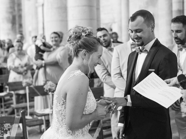 Le mariage de Coline et Thomas à Melle, Deux-Sèvres 24