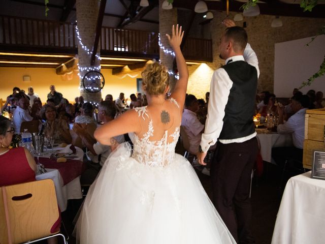 Le mariage de Coline et Thomas à Melle, Deux-Sèvres 44