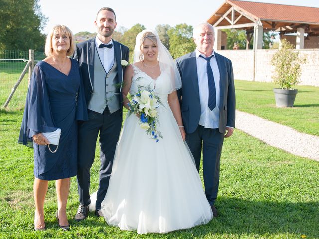 Le mariage de Joris et Corinne à Châtonnay, Isère 15