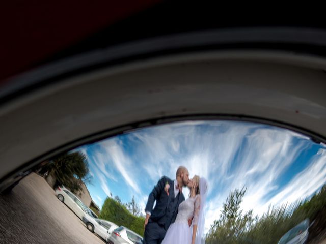 Le mariage de Ludovic et Johanne à Monteux, Vaucluse 23