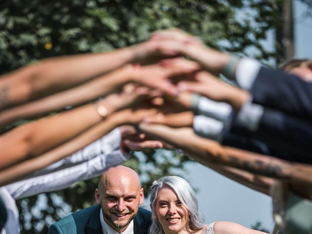 Le mariage de Sottiau  et Pauline à Saint-Hilaire-sur-Helpe, Nord 12