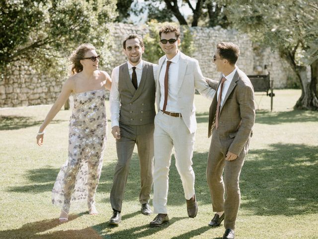 Le mariage de Arnaud et Cécile à Grignan, Drôme 33