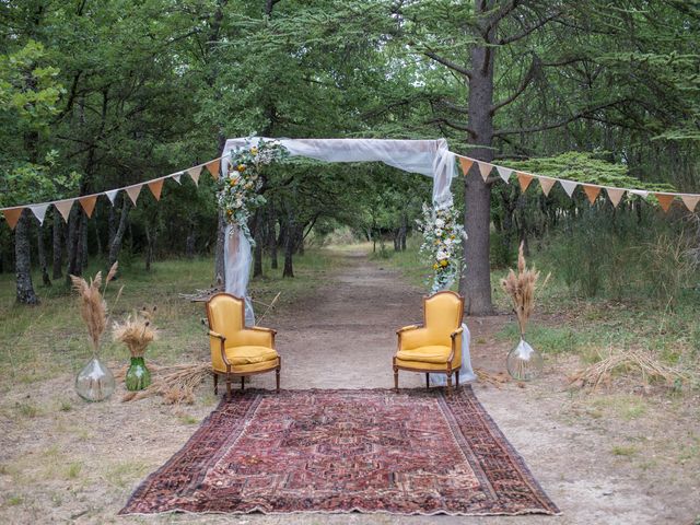 Le mariage de Bruno et Pauline à Buoux, Vaucluse 11