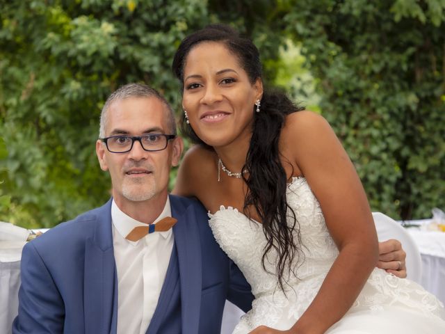 Le mariage de David et Sandra à Bron, Rhône 28