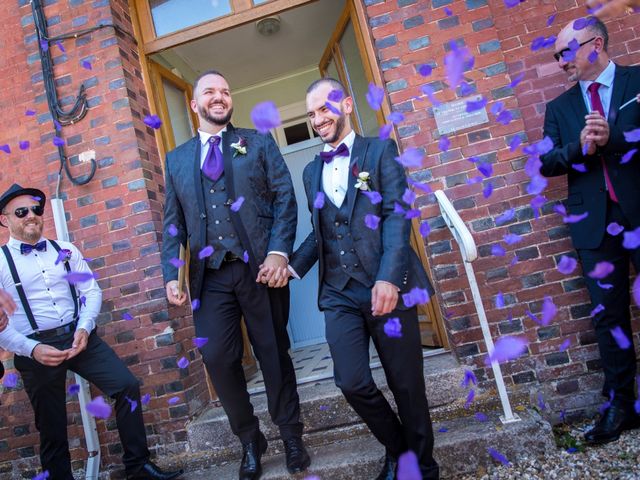 Le mariage de Guillaume  et Hichem  à Le Thil, Eure 21