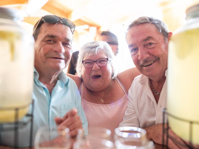 Le mariage de Wilfried et Amandine à Saint-Pierre-du-Mont, Landes 30