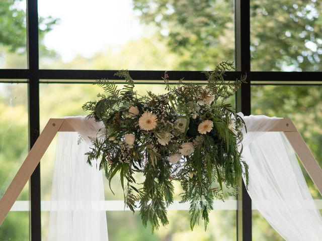 Le mariage de Wilfried et Amandine à Saint-Pierre-du-Mont, Landes 33