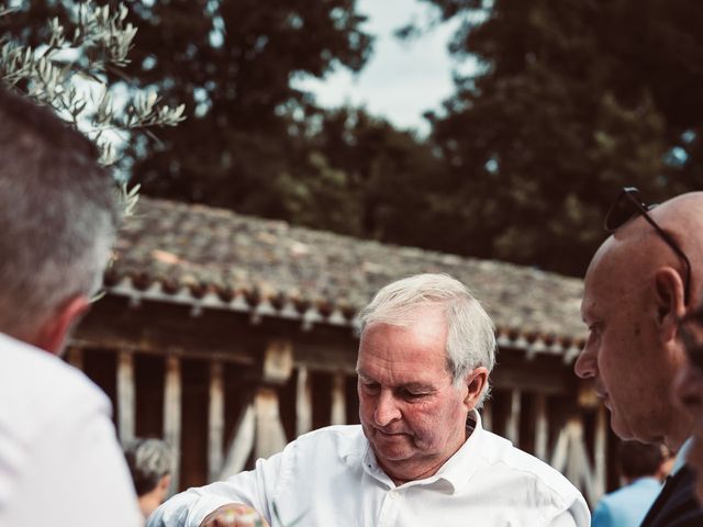 Le mariage de Stéphane et Laura à Beaumontois-en-Périgord, Dordogne 98