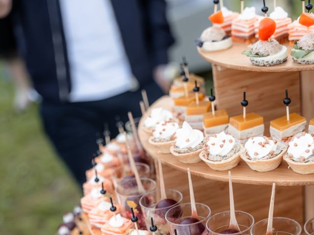 Le mariage de Jonathan et Élise à Putot-en-Auge, Calvados 3