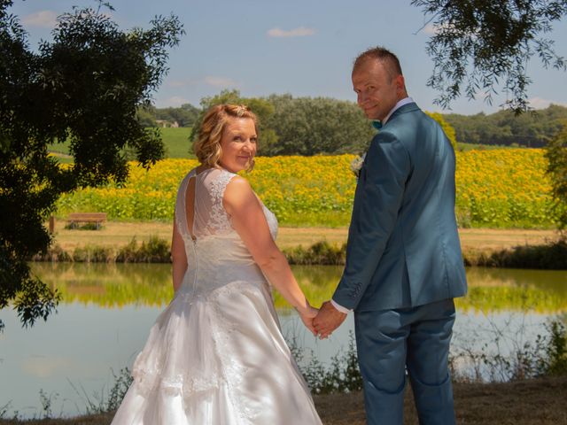 Le mariage de Frédéric et Caroline à Saint Martin la Pallu, Vienne 10