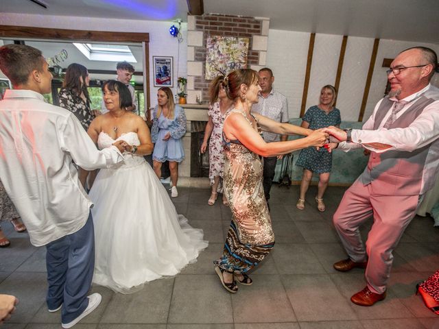 Le mariage de Fabrice et Catherine à Saint-Amand-les-Eaux, Nord 69