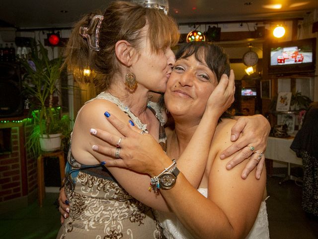 Le mariage de Fabrice et Catherine à Saint-Amand-les-Eaux, Nord 82