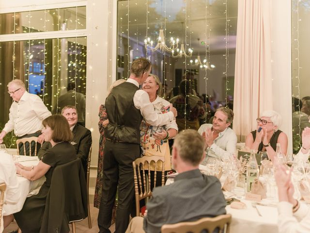 Le mariage de Arnaud et Camille à Saint-Malo, Ille et Vilaine 72