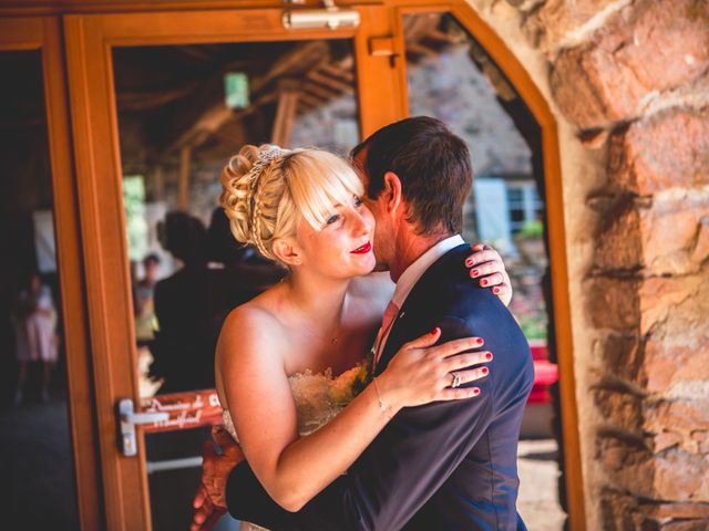 Le mariage de Anthony et Marina à Chambost-Allières, Rhône 2