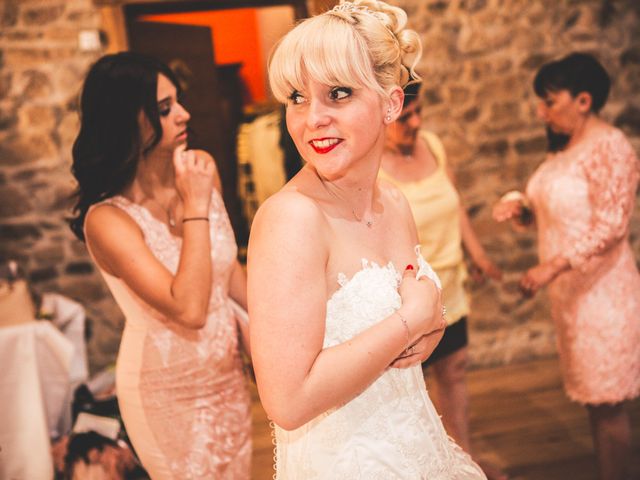 Le mariage de Anthony et Marina à Chambost-Allières, Rhône 15