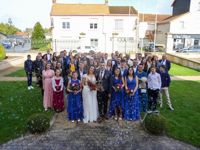 Le mariage de Nicolas et Maryline à Sainte-Cécile, Vendée 14