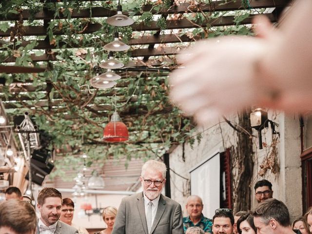 Le mariage de Olivier et Céline à Port-Lesney, Jura 18