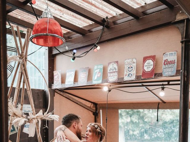 Le mariage de Olivier et Céline à Port-Lesney, Jura 24