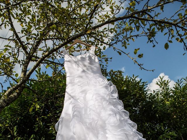 Le mariage de Benoît et Dorina à Saint-Martin-des-Noyers, Vendée 5