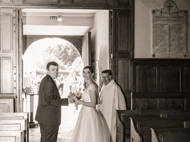 Le mariage de Aurèlie et Thomas à Saint-Berthevin, Mayenne 3