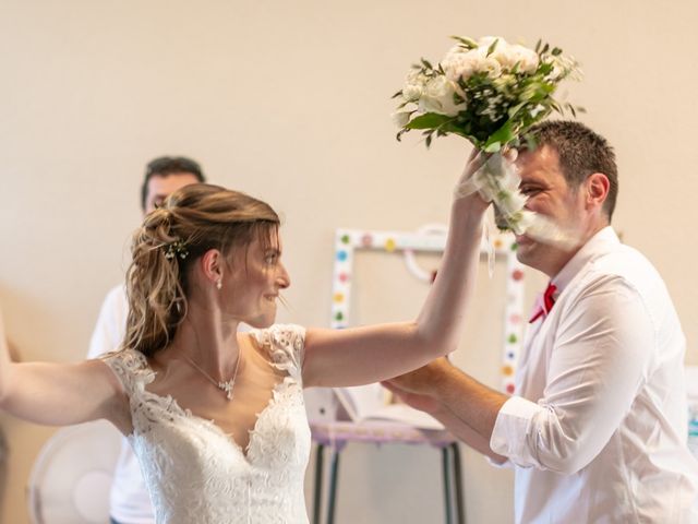 Le mariage de Aurèlie et Thomas à Saint-Berthevin, Mayenne 6