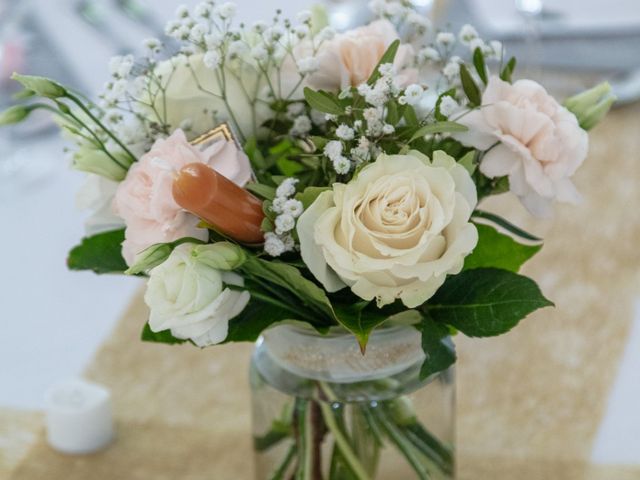 Le mariage de Aurèlie et Thomas à Saint-Berthevin, Mayenne 16