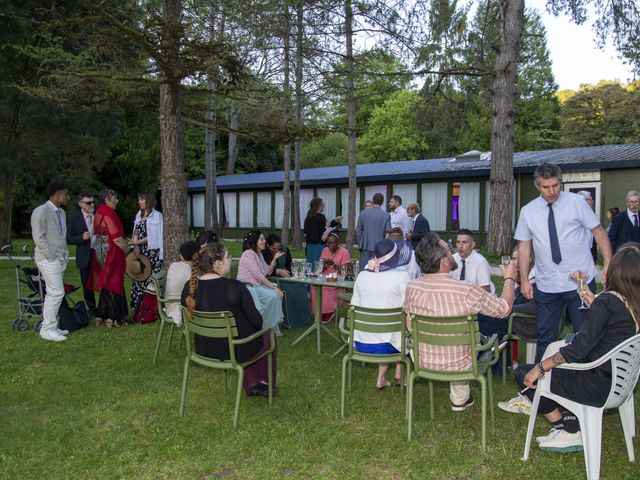 Le mariage de Guillaume et Isabelle à Gaillon, Eure 23