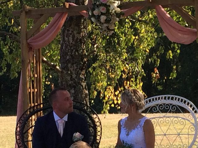 Le mariage de Bertrand et Delphine   à Fieux, Lot-et-Garonne 8