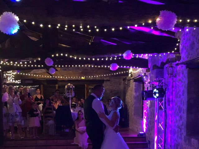 Le mariage de Bertrand et Delphine   à Fieux, Lot-et-Garonne 9