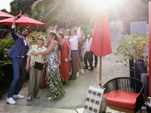 Le mariage de Enrique et Isaure à Sainte-Anne, Guadeloupe 14