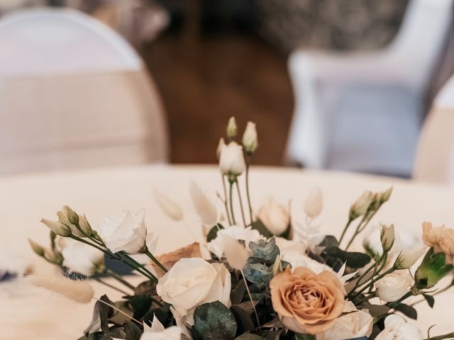 Le mariage de Julien et Lucie  à Chanzeaux, Maine et Loire 9