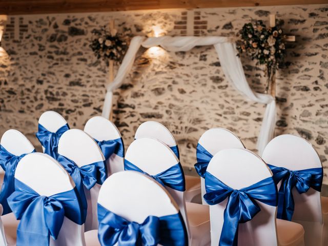 Le mariage de Julien et Lucie  à Chanzeaux, Maine et Loire 12