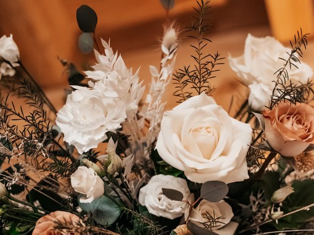 Le mariage de Julien et Lucie  à Chanzeaux, Maine et Loire 13