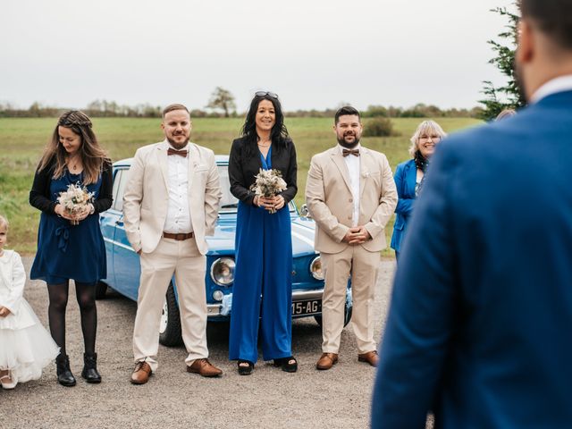 Le mariage de Julien et Lucie  à Chanzeaux, Maine et Loire 37