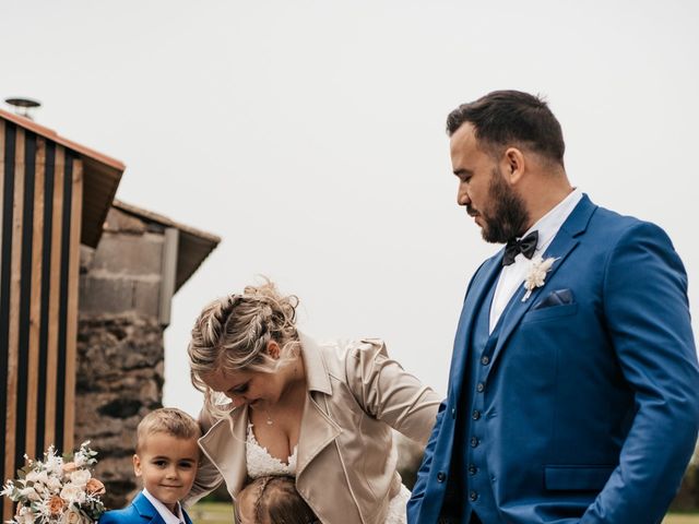 Le mariage de Julien et Lucie  à Chanzeaux, Maine et Loire 41