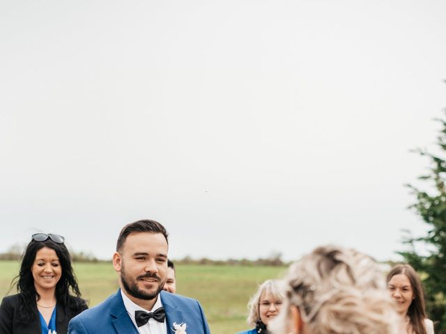 Le mariage de Julien et Lucie  à Chanzeaux, Maine et Loire 43